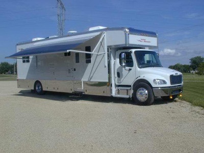 2005 30 Haulmark motorhome