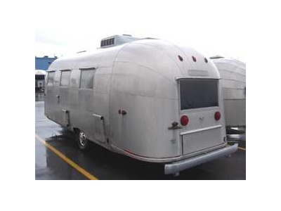 26 Foot Airstream Land Yacht 