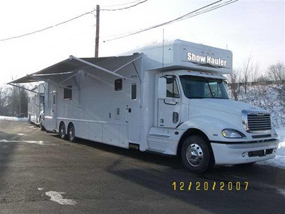 2008 ShowHauler 26/10GFSS Garage Coach