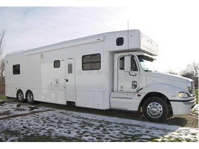 2008 ShowHauler 33QDSSL Motorcoach