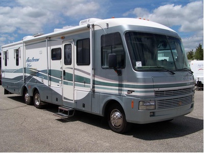 1998 Pace Arrow Vision 36 B $39,995