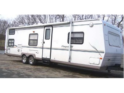 2003 Flagstaff by Forest River � 29ft.