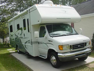 Pristine 2004 Class C Minnie Winnie