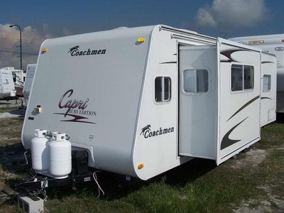 27 2005 Coachmen Capri Travel Trailer