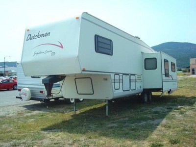 95 Signature Series 5th Wheel 33
