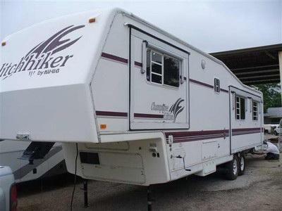 1995 36 Nuwa Hitchhiker