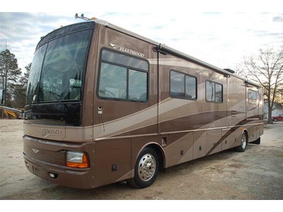 2005 Fleetwood Discovery 39J