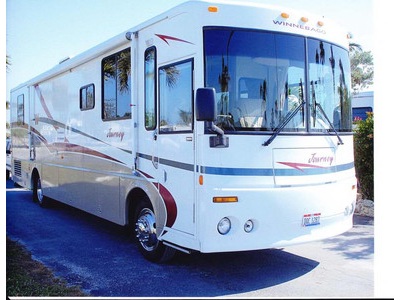 2000 Winnebago Journey M-36L, in great c