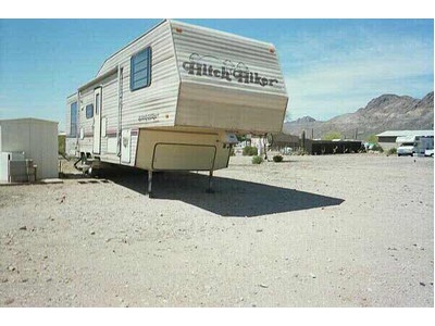 1990 NUWA HITCH HIKER II