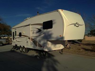 2007 28.5 Hitchhicker Nu-Way w/2 slides