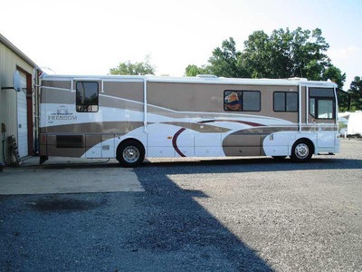 1999 Winnebago Ultimate Freedom in Arkan