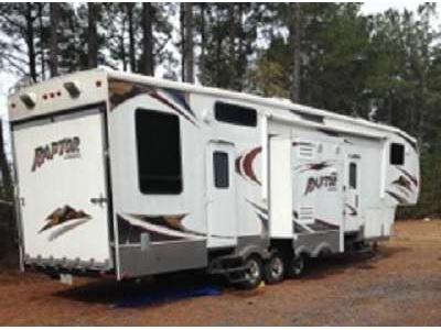 2009 39� Keystone Raptor w/3 slides