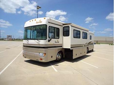 2003 Fleetwood Bounder M-39Z Sleeps 6 Di