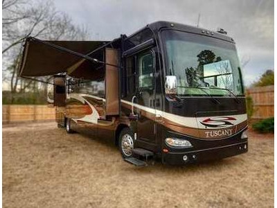 2007 40� Damon Tuscany w/3 slides