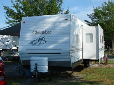 2004 Cherokee 30 Bunkhouse