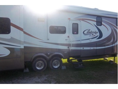 RARE FIND....2006 KEYSTONE CAMBRIDGE