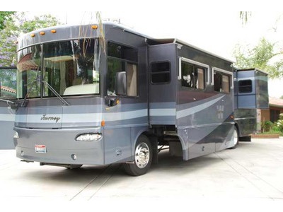 2005 Winnebago Journey K in California