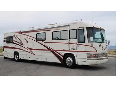 2000 COUNTRY COACH MAGNA