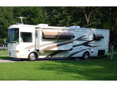 2001 39� National RV Tradewinds w/2 slid