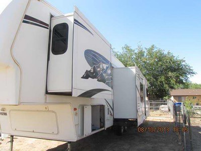 2007 37� Keystone Montana w/3 slides