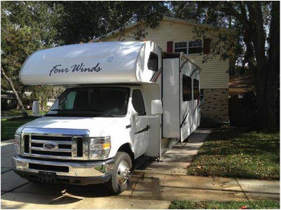 2012 31� Thor Four Winds Chateau w/slide