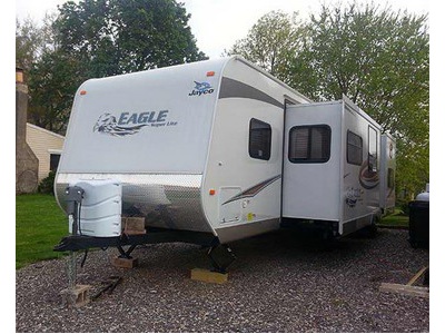 2011 32� Jayco Eagle 32GHS w/slide