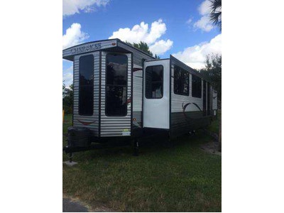 2014 39� Forest River Cherokee w/2 slide