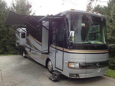 2008 41.1 � Monaco Knight w/3 slides