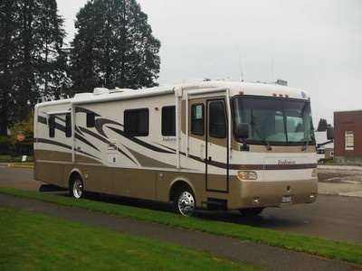 2001 CLASS A 37ft DIESEL W/ 2 SLIDES