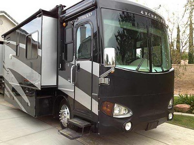 2006 39� Fleetwood Excursion w/4 slides