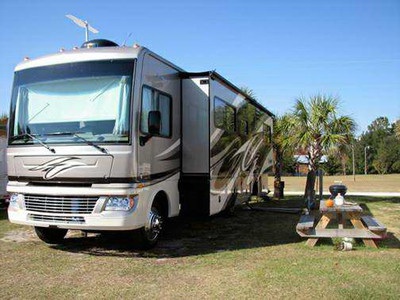 2011 34� Fleetwood Bounder w/slide