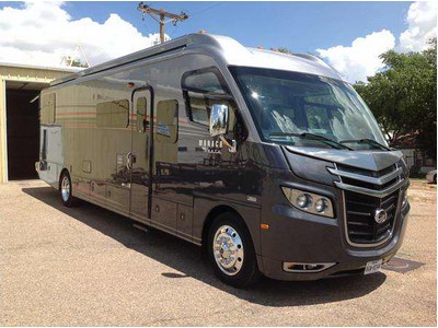 2012 36.6� Monarch Vesta  w/2 slides