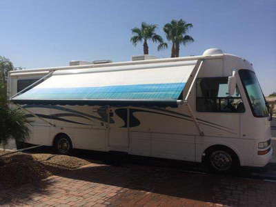 2002 32� National RV Sea Breeze w/2 slid