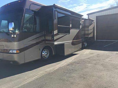 2006 40� Monaco Beaver Monterey w/4 slid