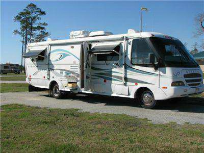 2003 30� R-Vision Stratus w/slide