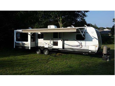 2013 35� Keystone Springdale w/2 slides