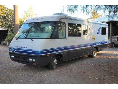 1995 30� Airstream Land Yacht