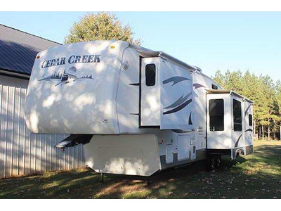 2006 38� Forest River Cedar Creek w/4 sl