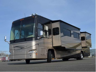 2006 40� Damon Tuscany w/3 slides