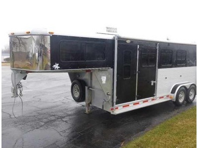 2004 Silver Star Supreme Horse Trailer