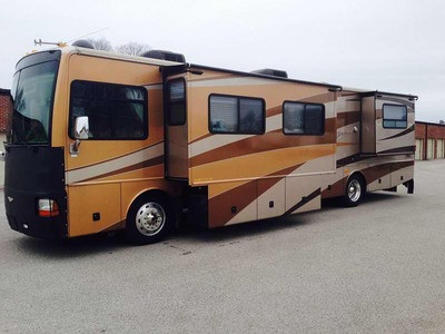 2004 Fleetwood Discovery 39L