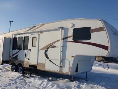 2005 Keystone Laredo