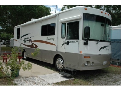 2002 Winnebago Journey 32T