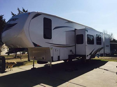 2014 37� Forest River Sandpiper w/2 slid