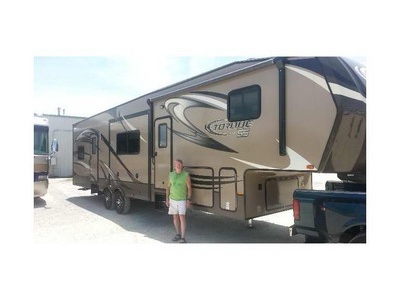 2014 38� Heartland Torque 321 w/3 slides