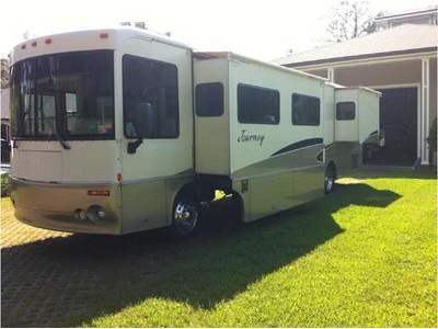 2002 39� Winnebago Journey w/2 slides
