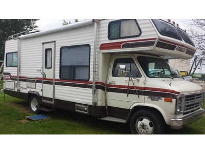 1985 Chevrolet leisure craft 28 ft long
