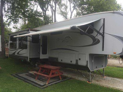 2011 40� Open Range w/3 Slides