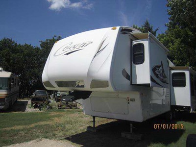 2009 35� Keystone Cougar w/3 slides