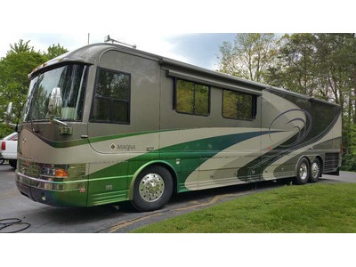 2004 Country Coach Magna 30TH Anniversry